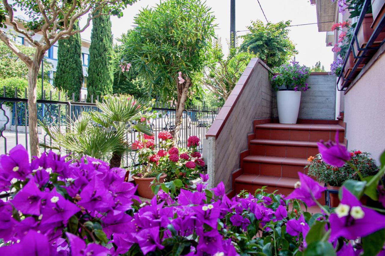 Residenza Palmina Appartement Rimini Buitenkant foto